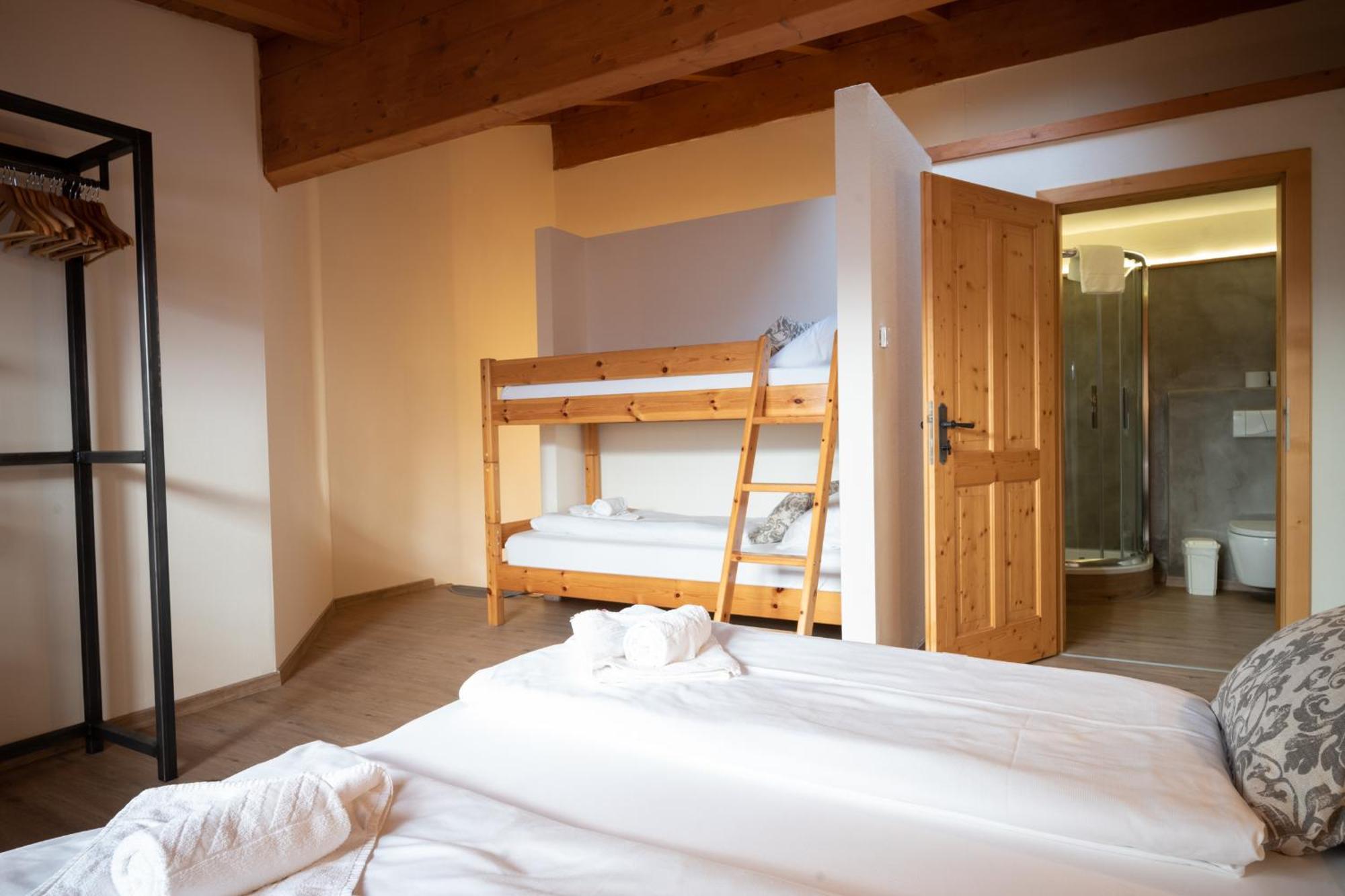 Landhaus Lodges Kaprun By We Rent Room photo